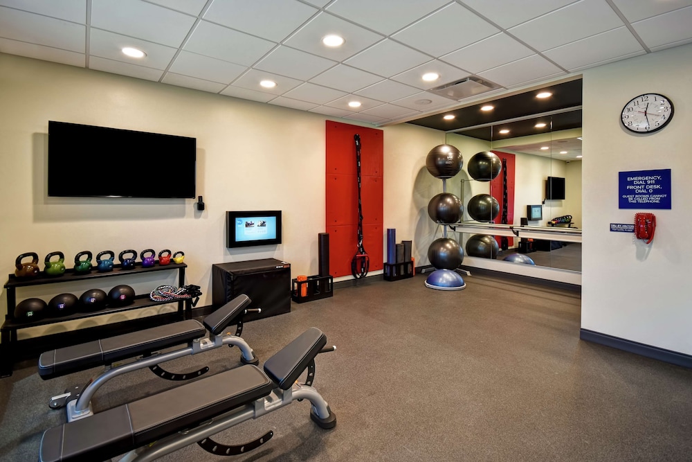 Tru by Hilton Fort Wayne, IN 20/56