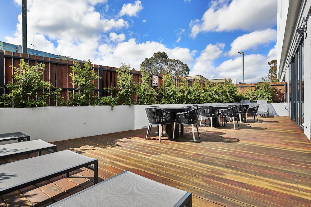 Melbourne Knox Central Apartment Hotel 42/49