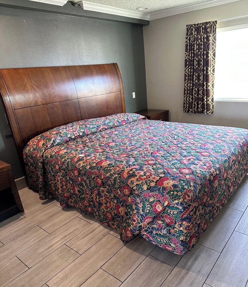 Heritage Inn And Suites 12/58