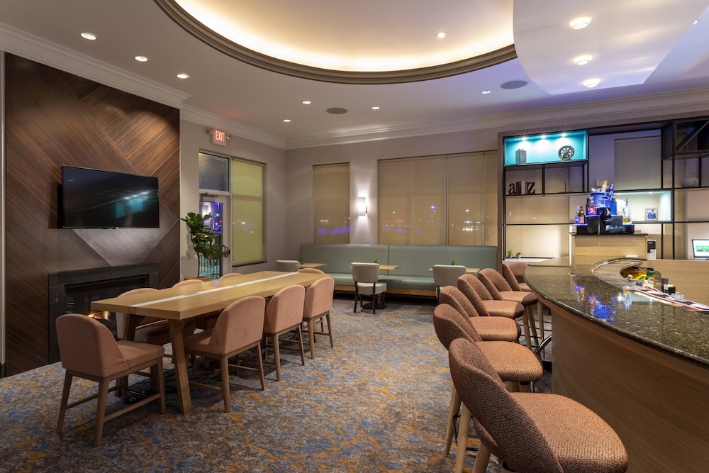 Holiday Inn Hotel Suites Maple Grove Nw Mpls Arbor Lks 49/76