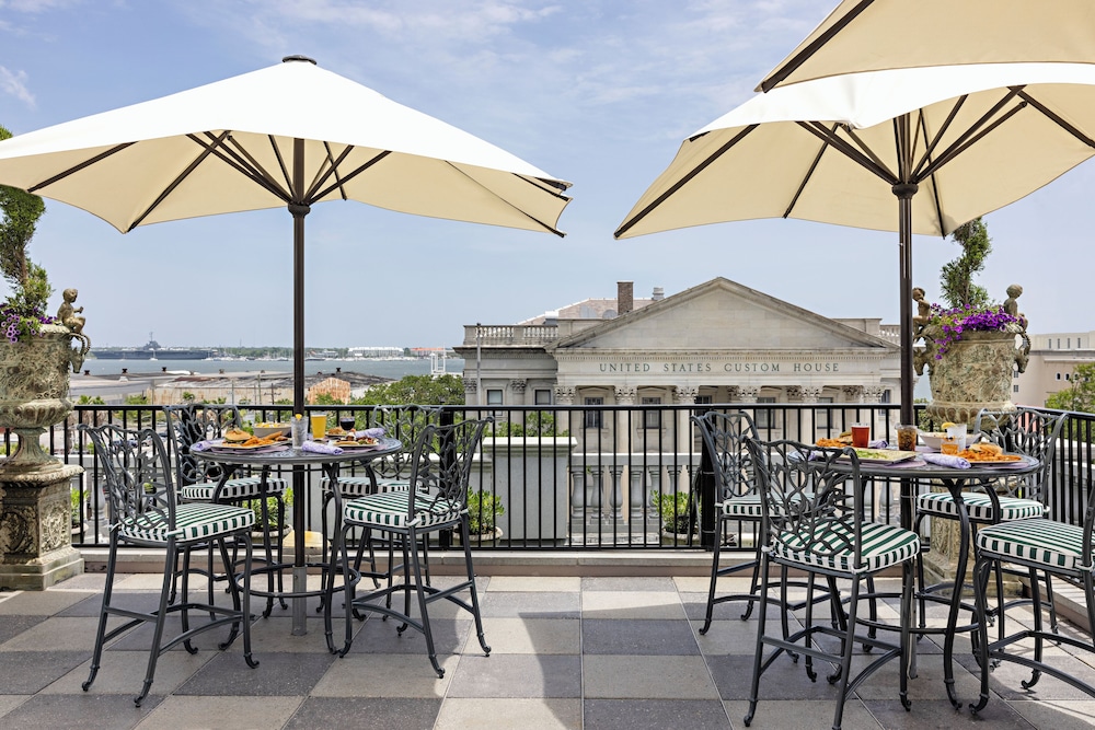 Market Pavilion Hotel 44/61