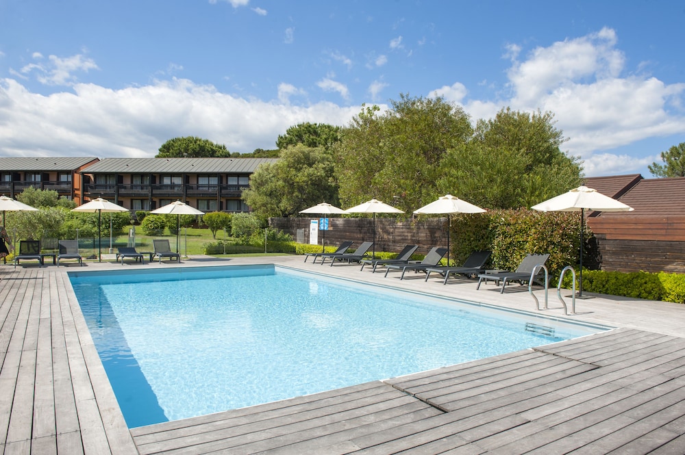 HOTEL CASTELL VERDE 26/27