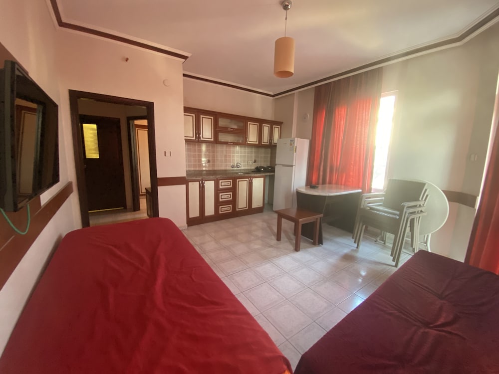 Lavinia Apart Hotel 24/66