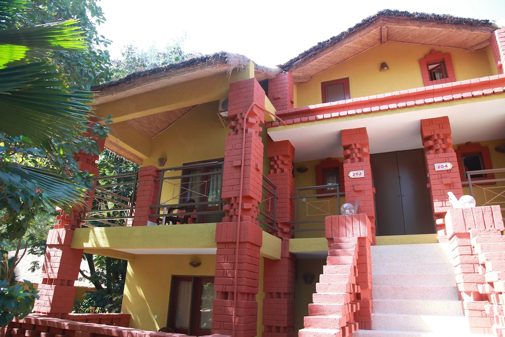 Bougainvillees Hotel