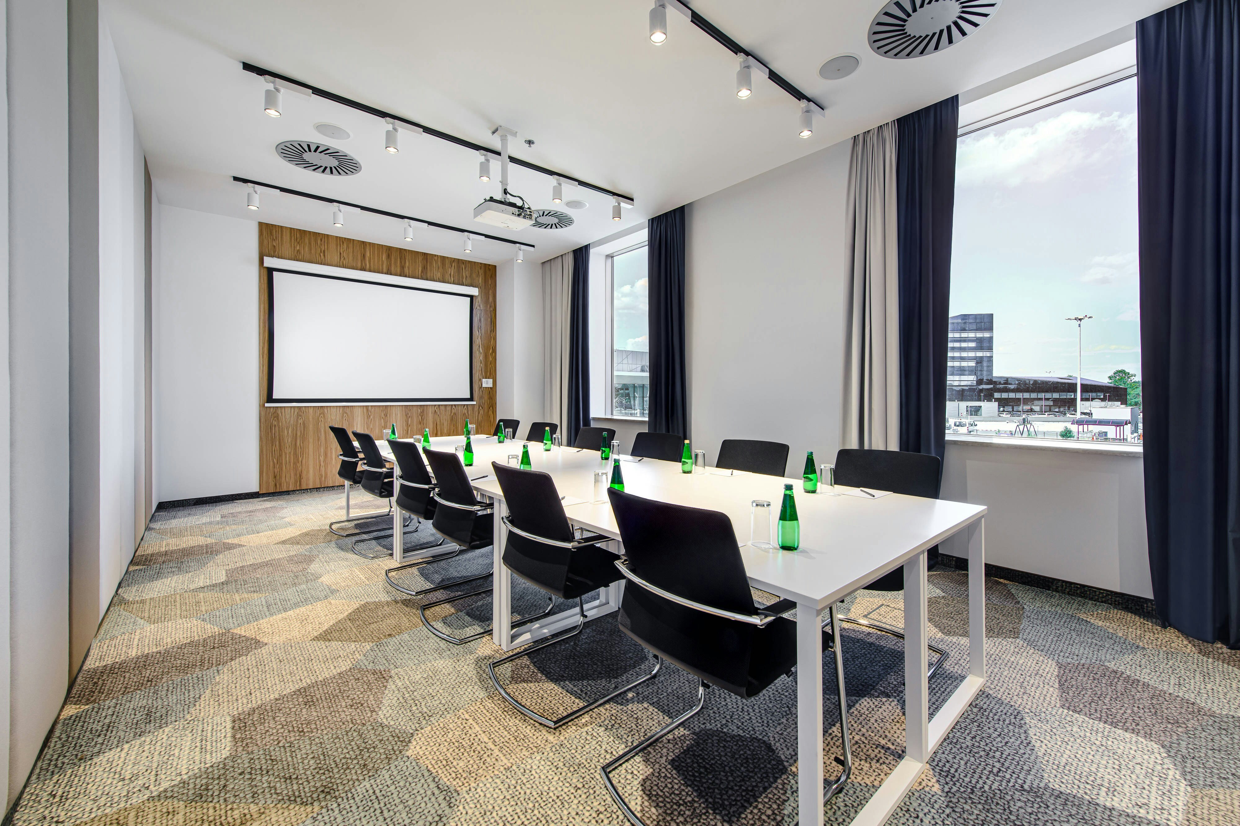 Courtyard By Marriott Warsaw Airport 52/62