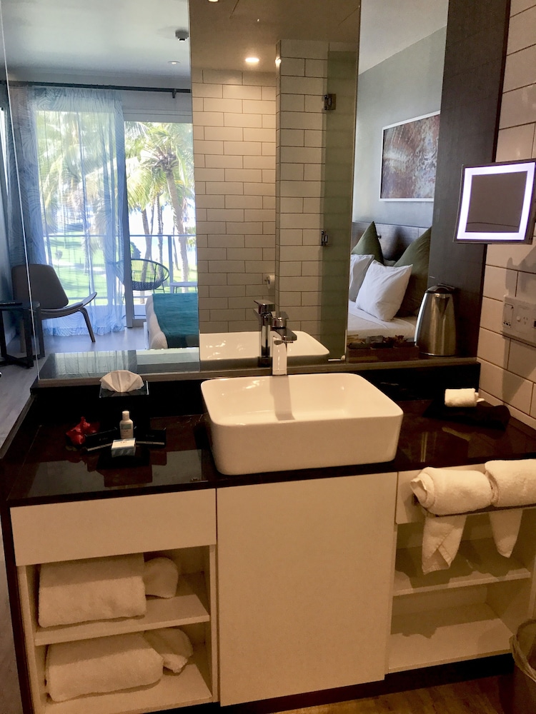 The Pearl Resort Spa & Golf Course 8/69