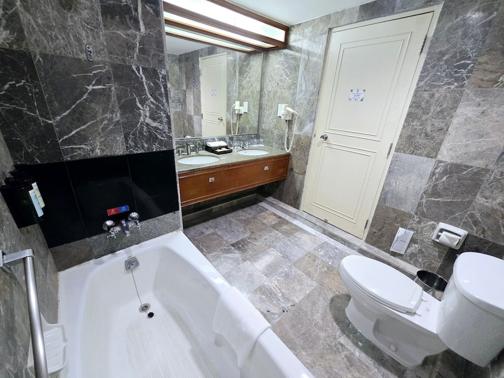 Loei Palace Hotel 83/83