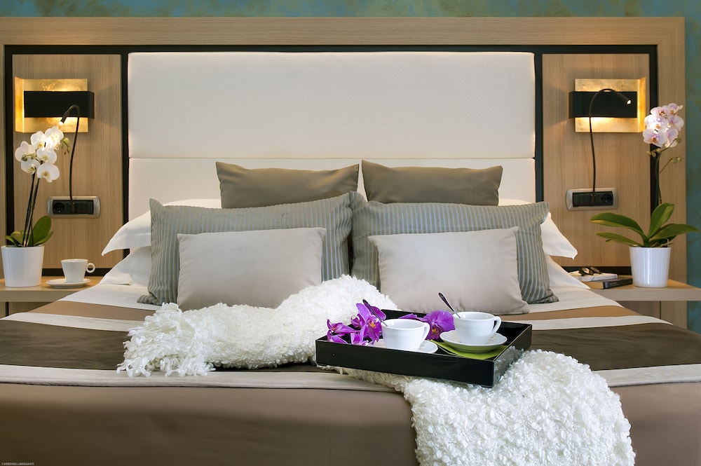 Demetra Hotel 28/72