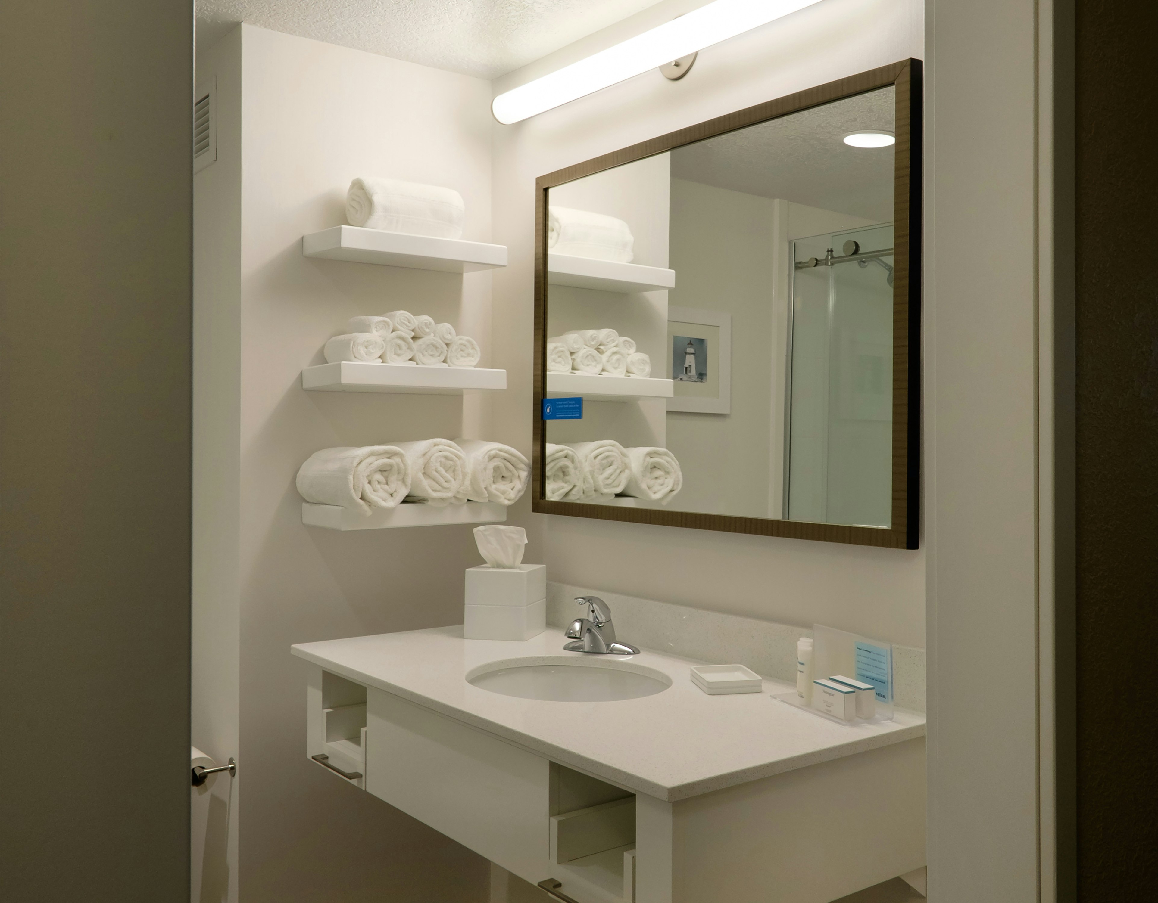 استوديو بسرير كينج، Hampton Inn Green Bay Downtown 4/5