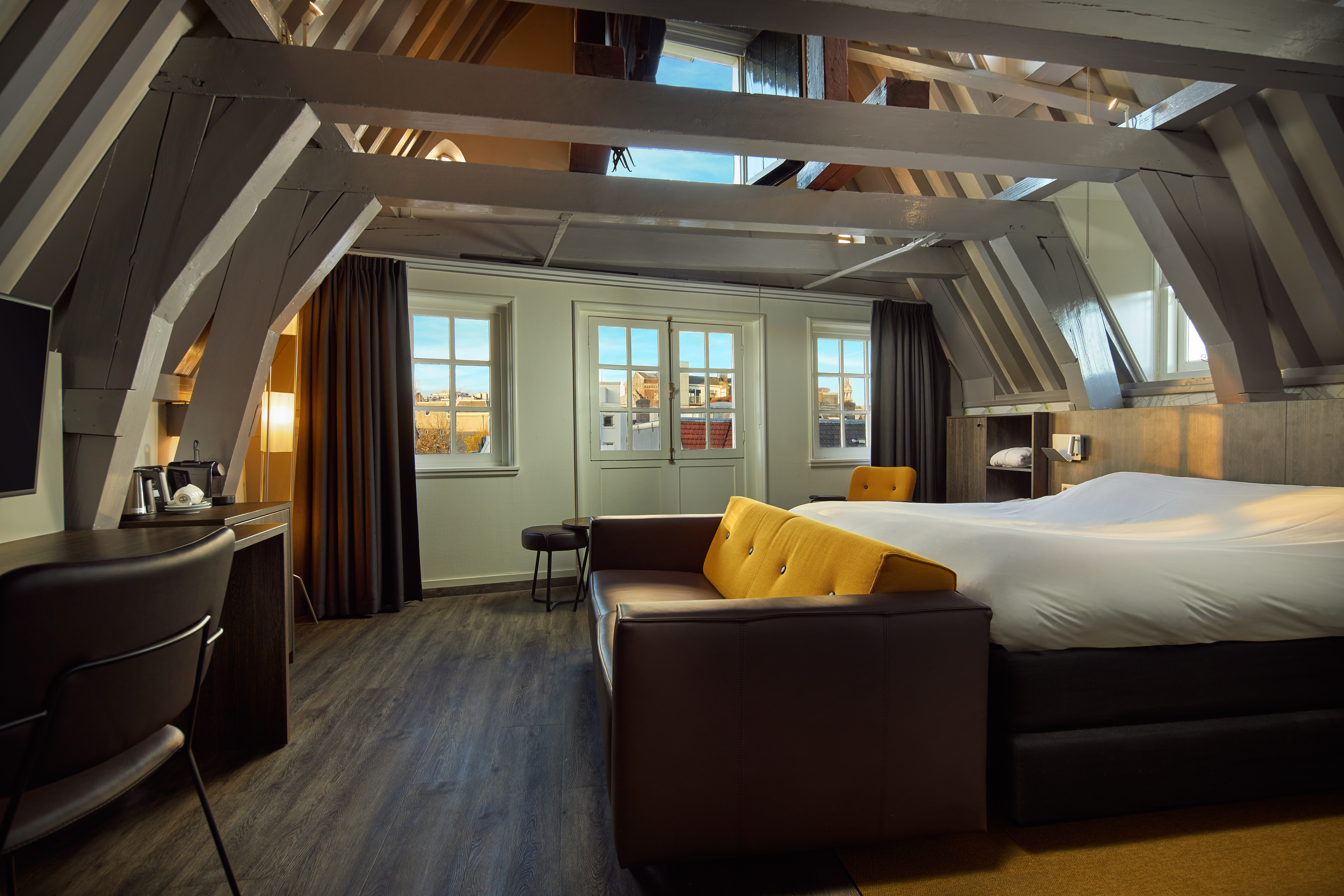 Monumental, Suite