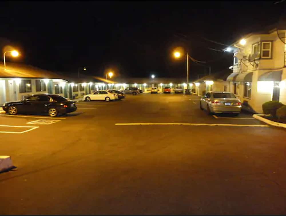Milwaukie Inn Portland South 44/55