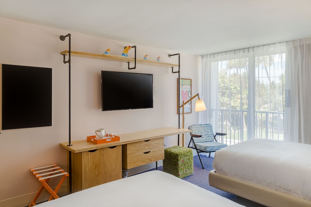 Plunge Beach Hotel 17/66