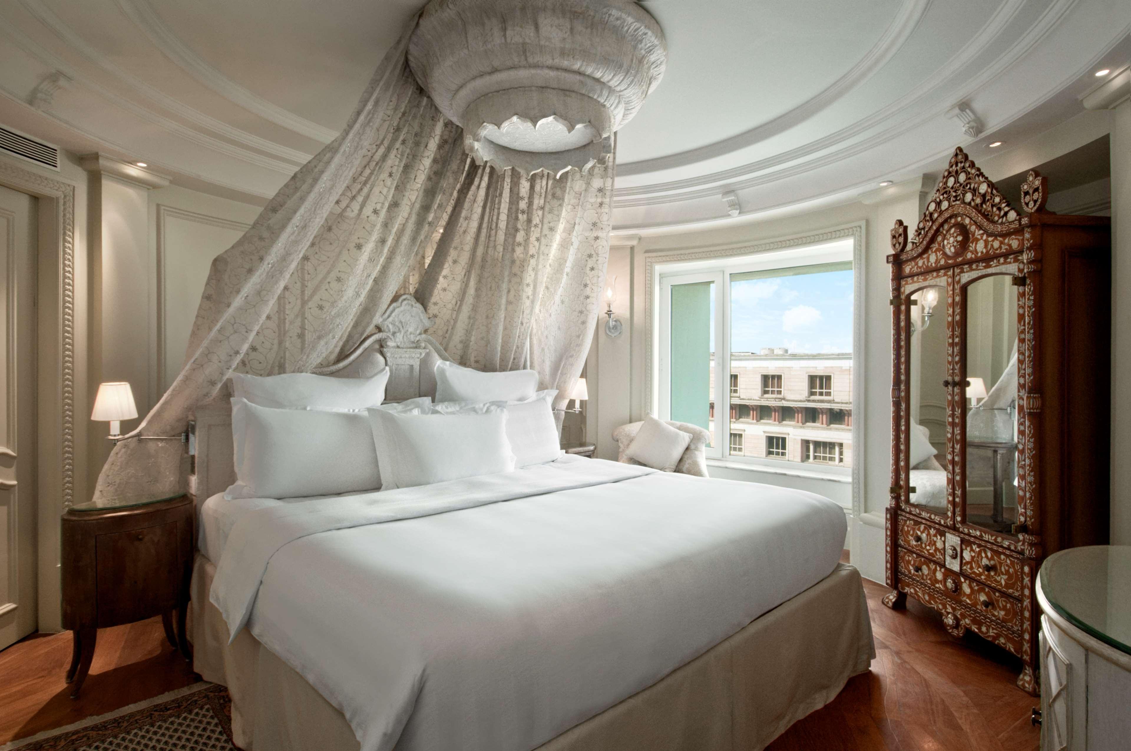 PRESIDENTIAL, SUITE, KING BED, LOUNGE ACCESS