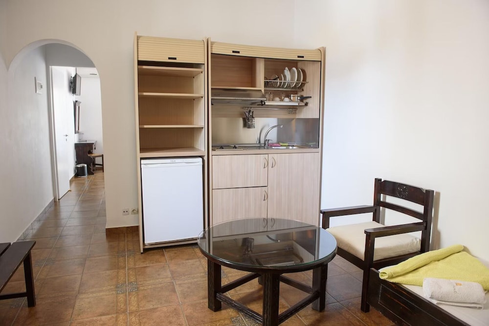 Yperia Hotel 12/59