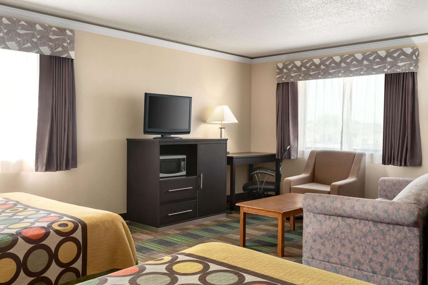 Super 8 By Wyndham Chillicothe 18/25