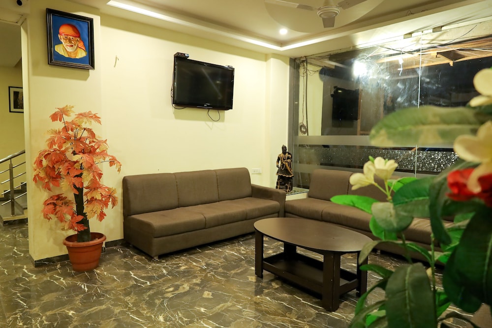 Hotel Sai Bansi 30/36
