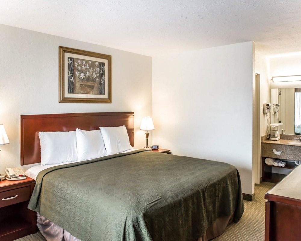 Econo Lodge Monticello 6/19