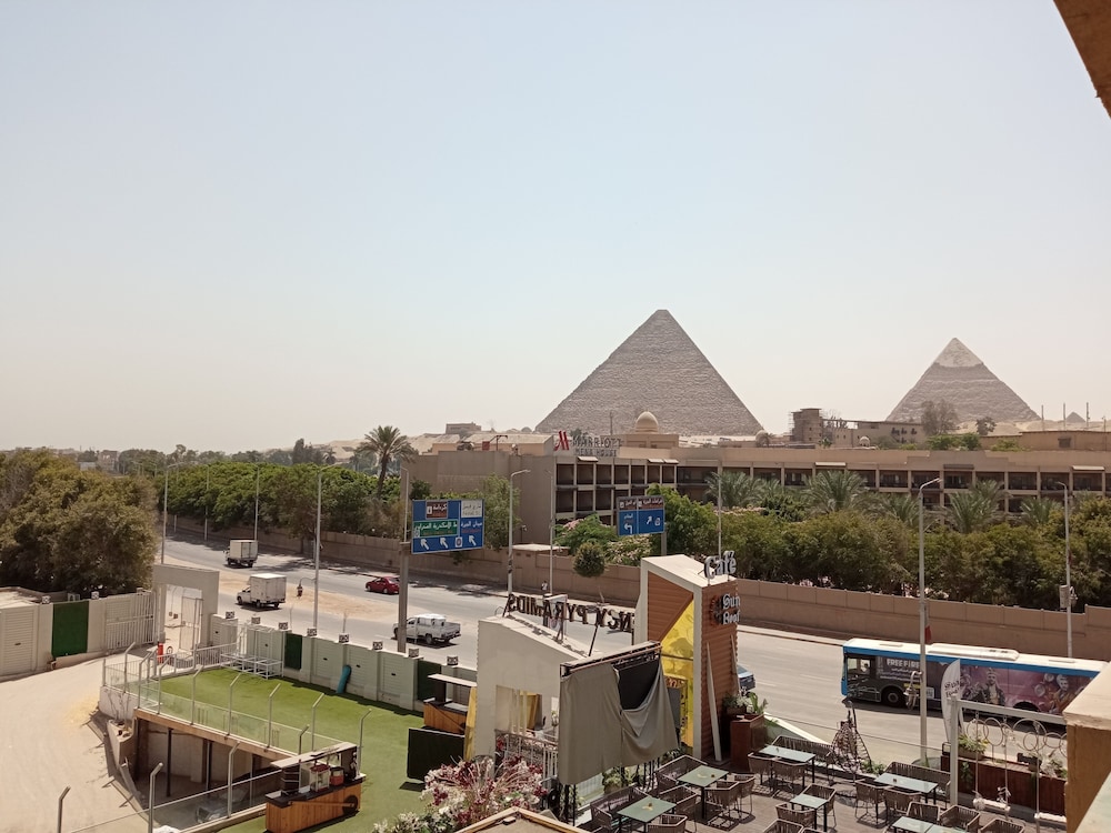 Regency Pyramids View Hotel 7/57