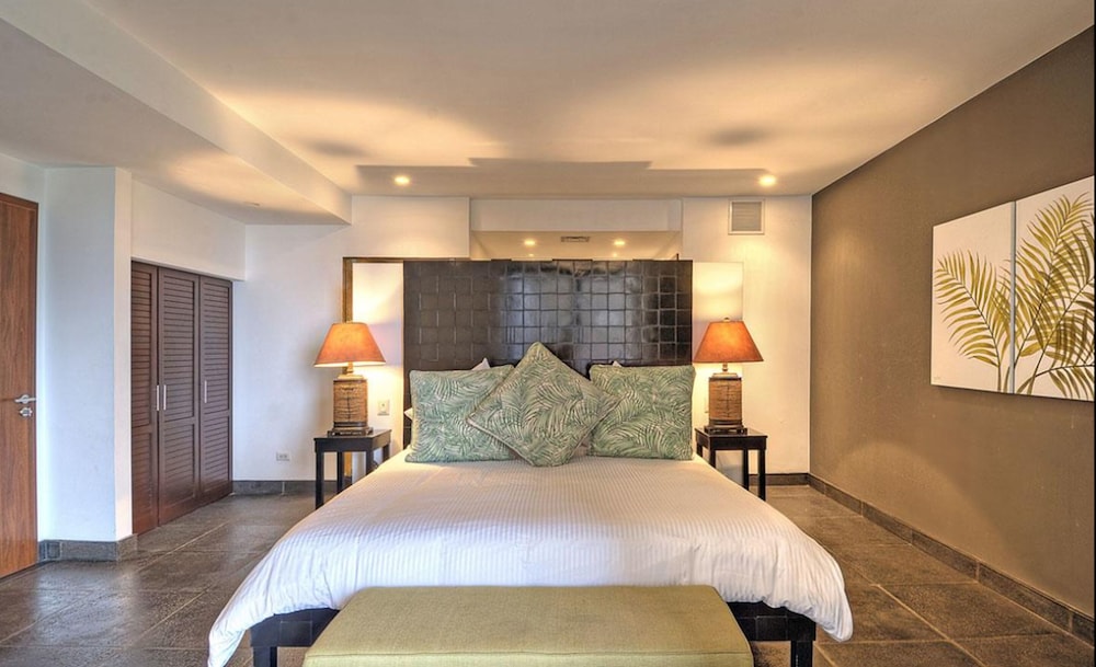 Los Altos Resort 26/82