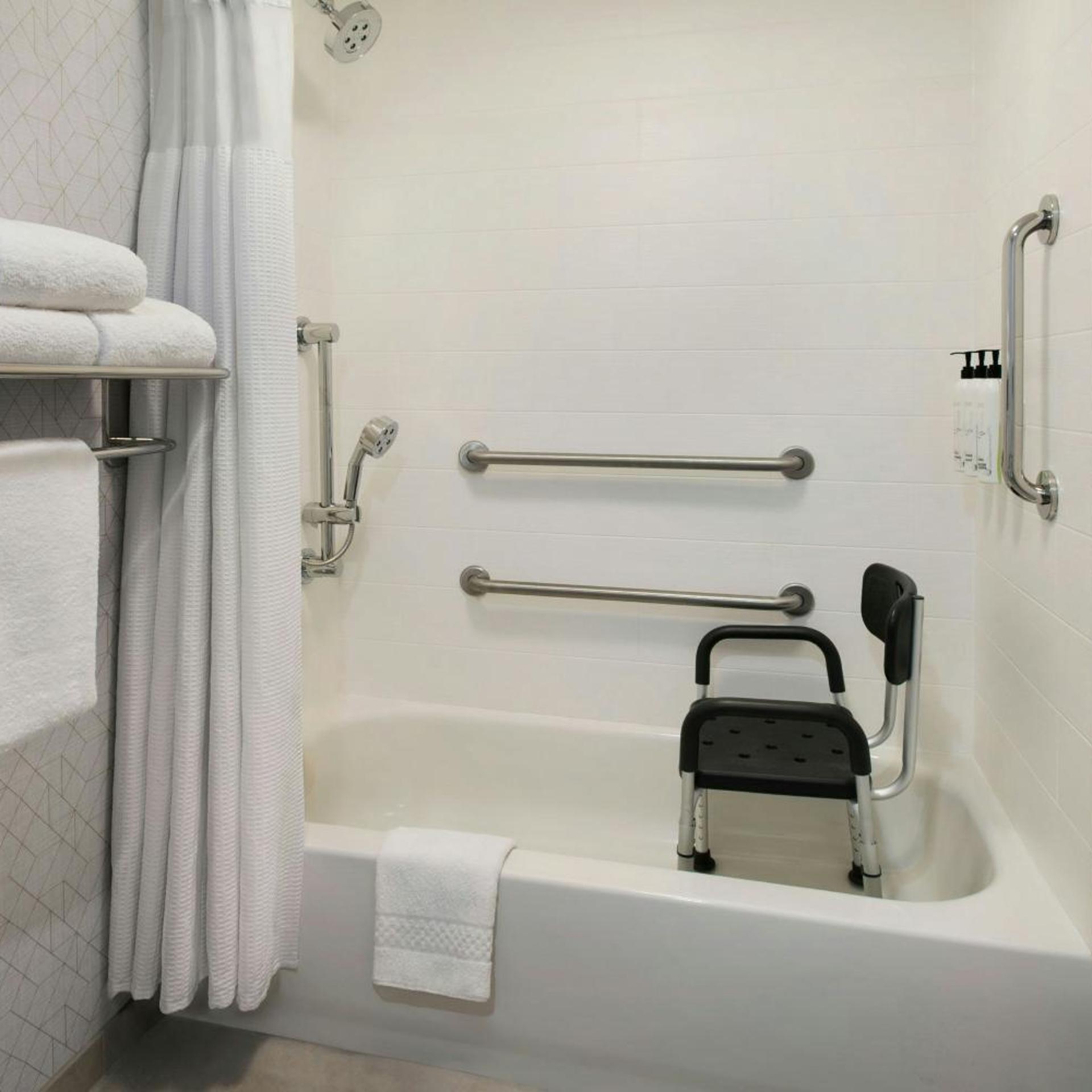 جناح بسريرين كوين مع سرير سحّاب إضافي مع أريكة، Springhill Suites Pittsburgh Mills 5/6