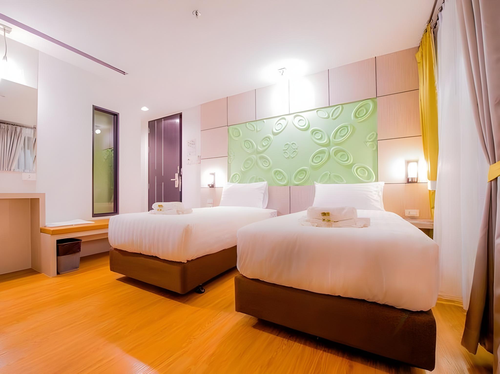 Standard, Twin Beds