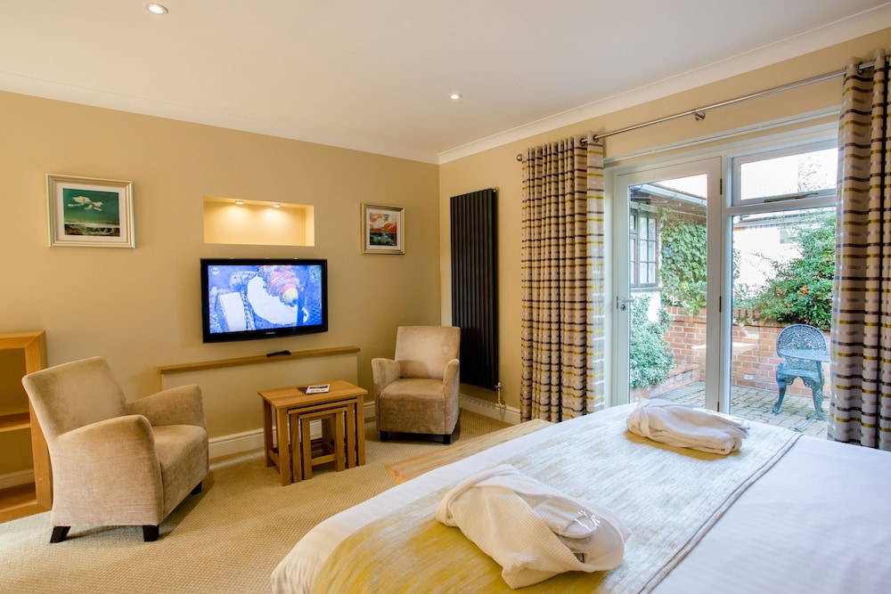 Park Farm Hotel Leisure 70/78