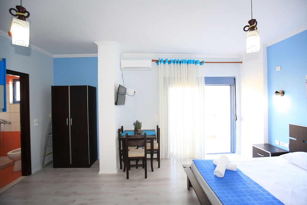 ROOM, DOUBLE BED, MOUNTAIN VIEW