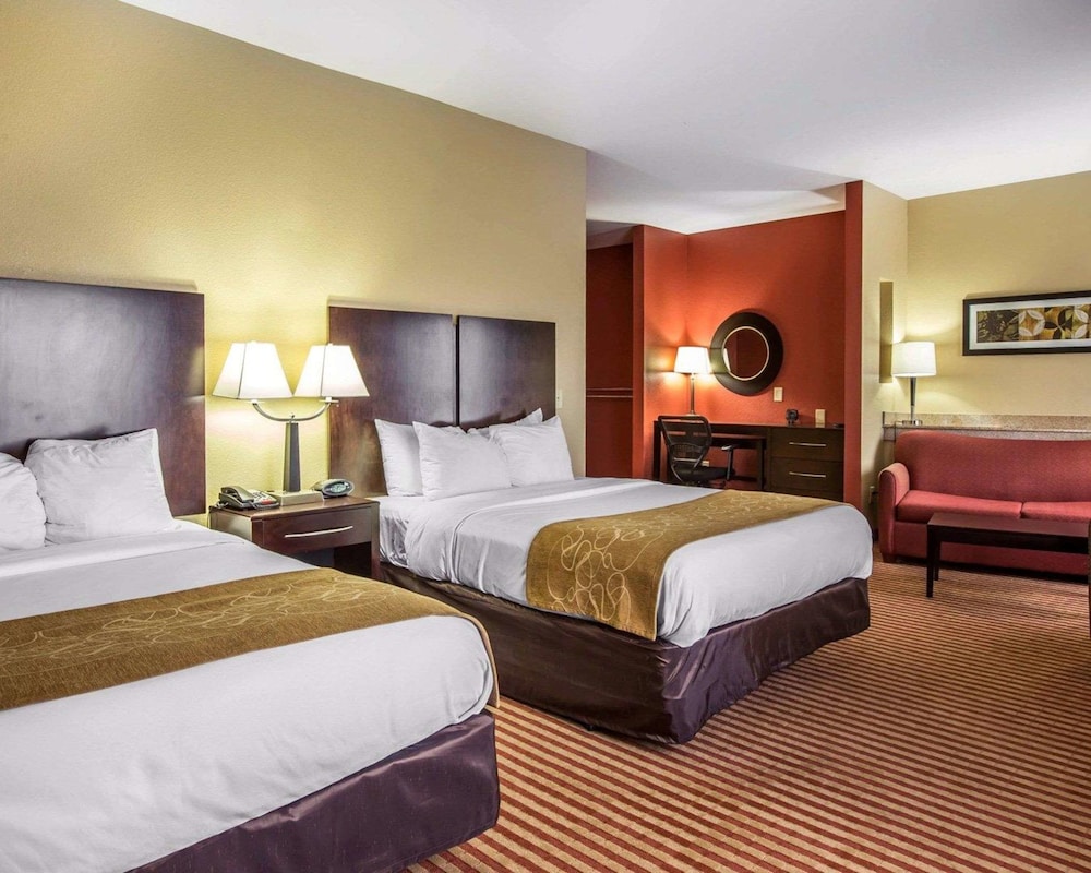 Comfort Suites Waycross 8/34