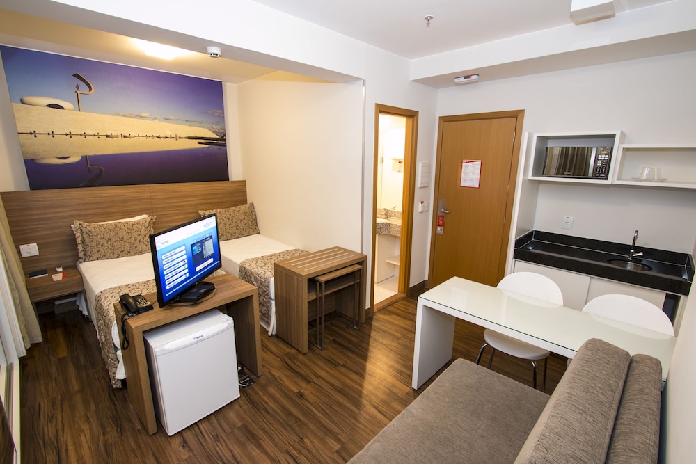 S4 Hotel 24/41