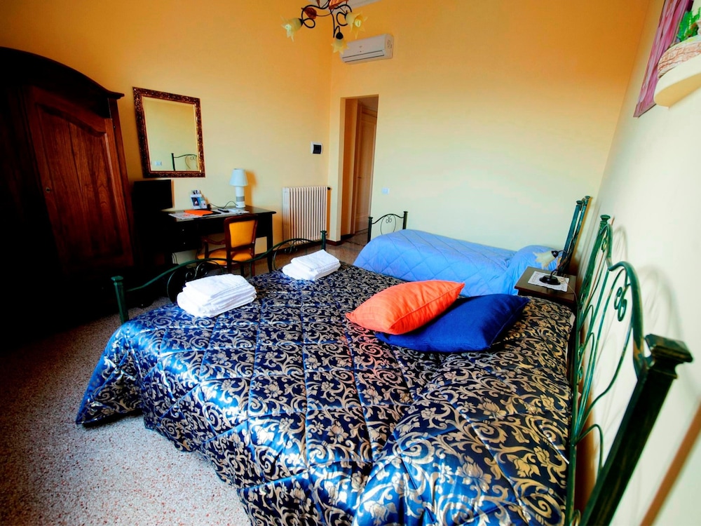 BARONE BED AND BREAKFAST 2/34