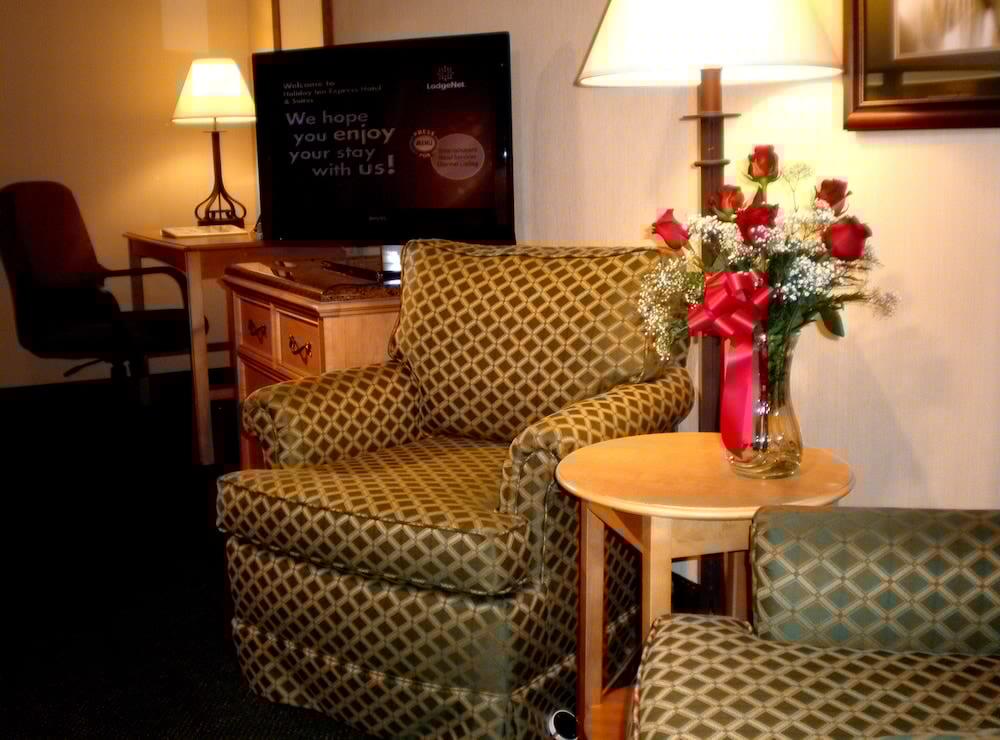 Holiday Inn Express Hotel Amp Suites Watertown Thousand Island 45/56