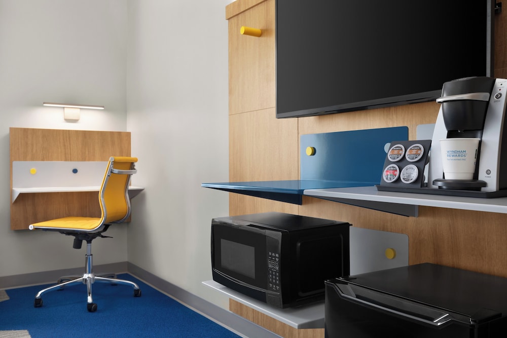 Microtel by Wyndham Lachute 25/30