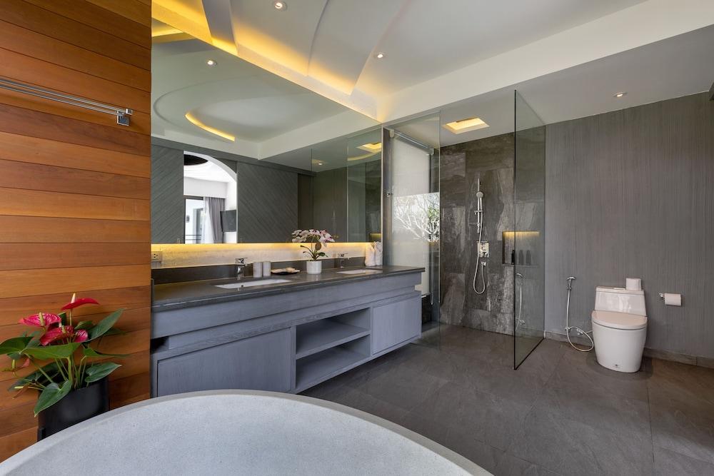 Karon Beach Pool Villa 2 12/12
