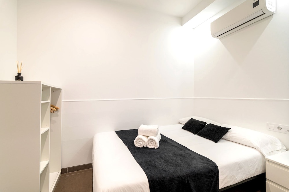 Laramond Barcelona Rooms 23/58