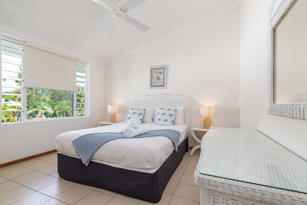 1 BEDROOM, APARTMENT, POOL VIEW