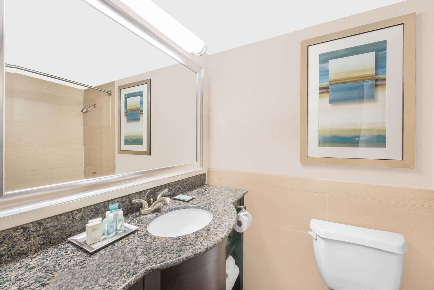 Wyndham Garden Midland 28/28