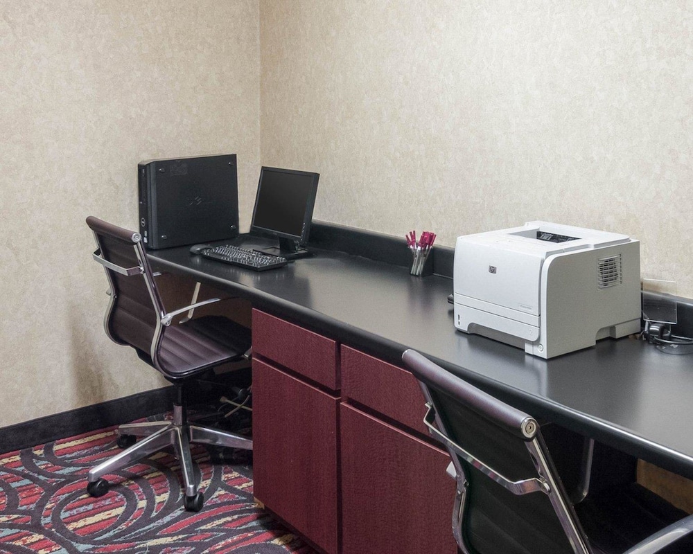Quality Suites Midland North Loop 250 52/63