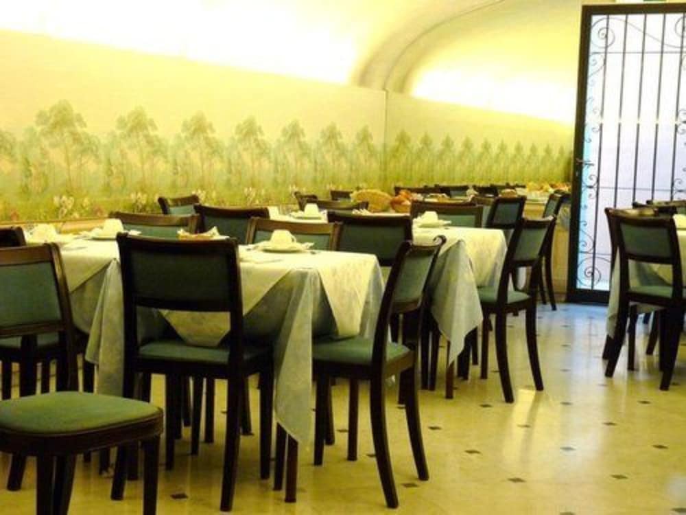 Classic Hotel 53/66