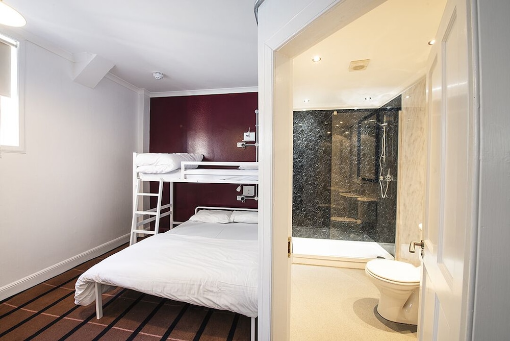 Safestay Glasgow Charing Cross 7/31