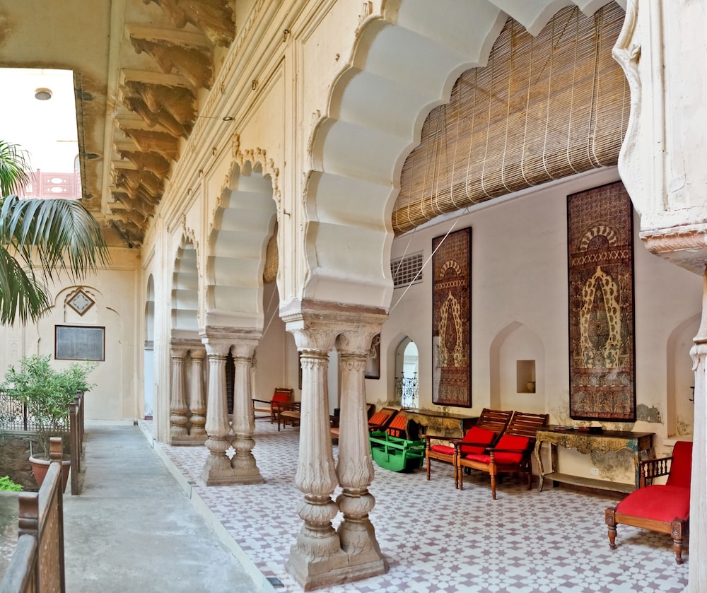 Neemrana’s Tijara Fort-Palace - 19th Century, Alwar 8/54
