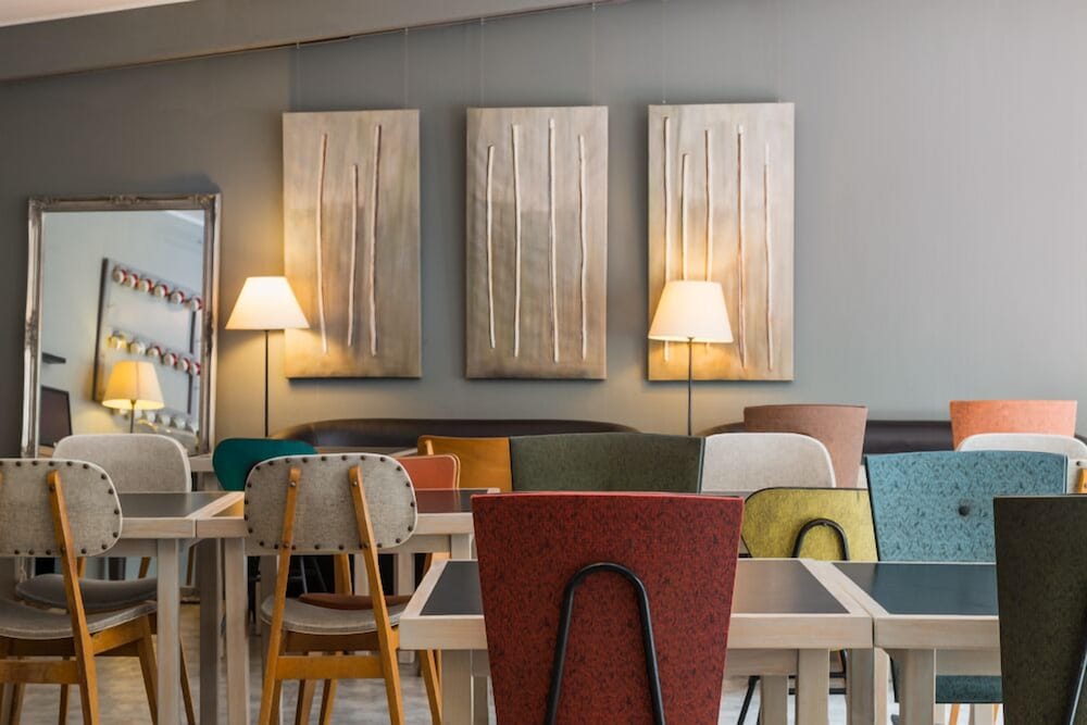 Hotel Edmond Rostand 34/45