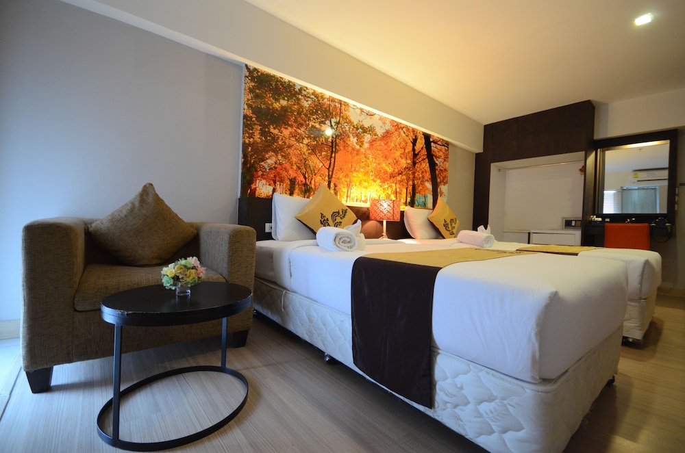 Chaba Inn Srinakarin 7/28