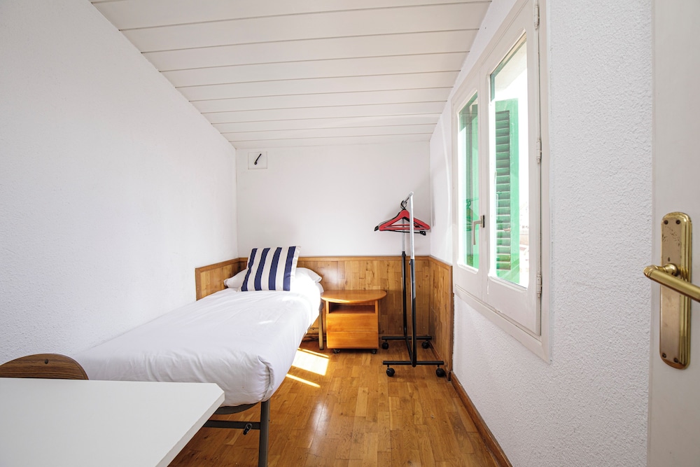Hostal Mas 6/42