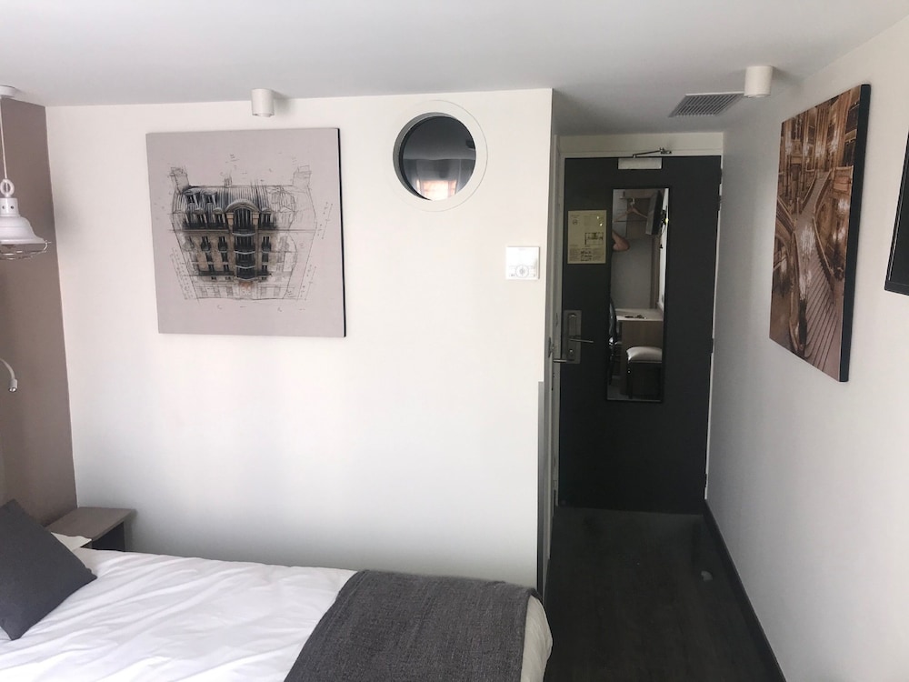 HOTEL DE PARIS MONTMARTRE 19/29