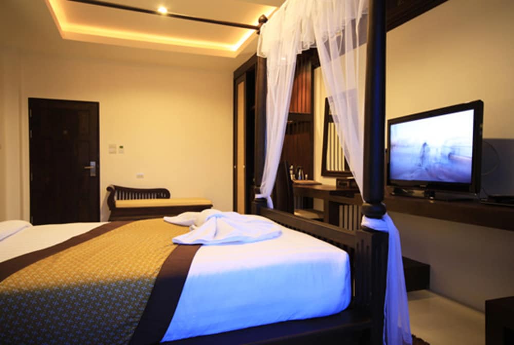 Dee Andaman Hotel 13/34