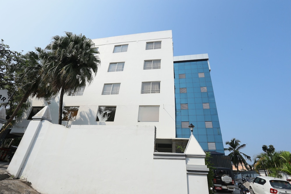 OYO 16910 Hotel Prince Palace 2/23