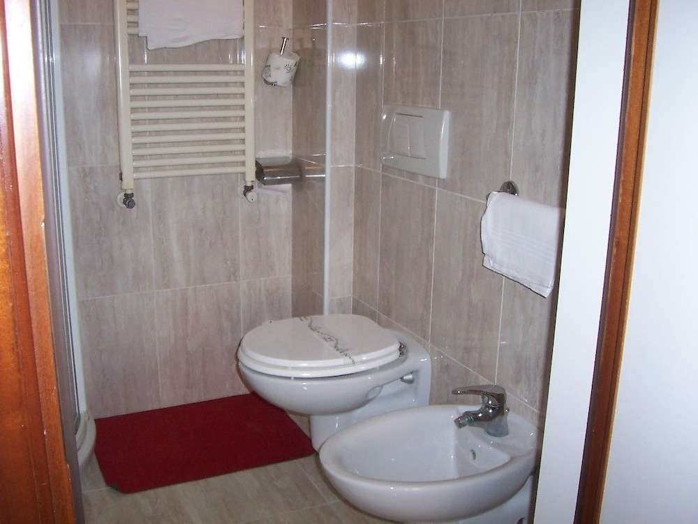 Hotel Caldin's 12/65