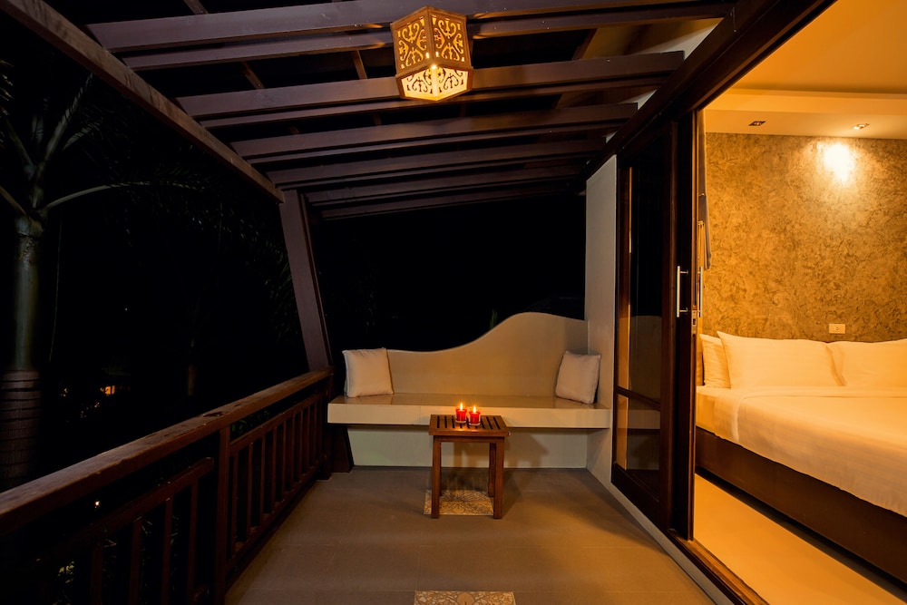 Sunset Beach Villas 42/50