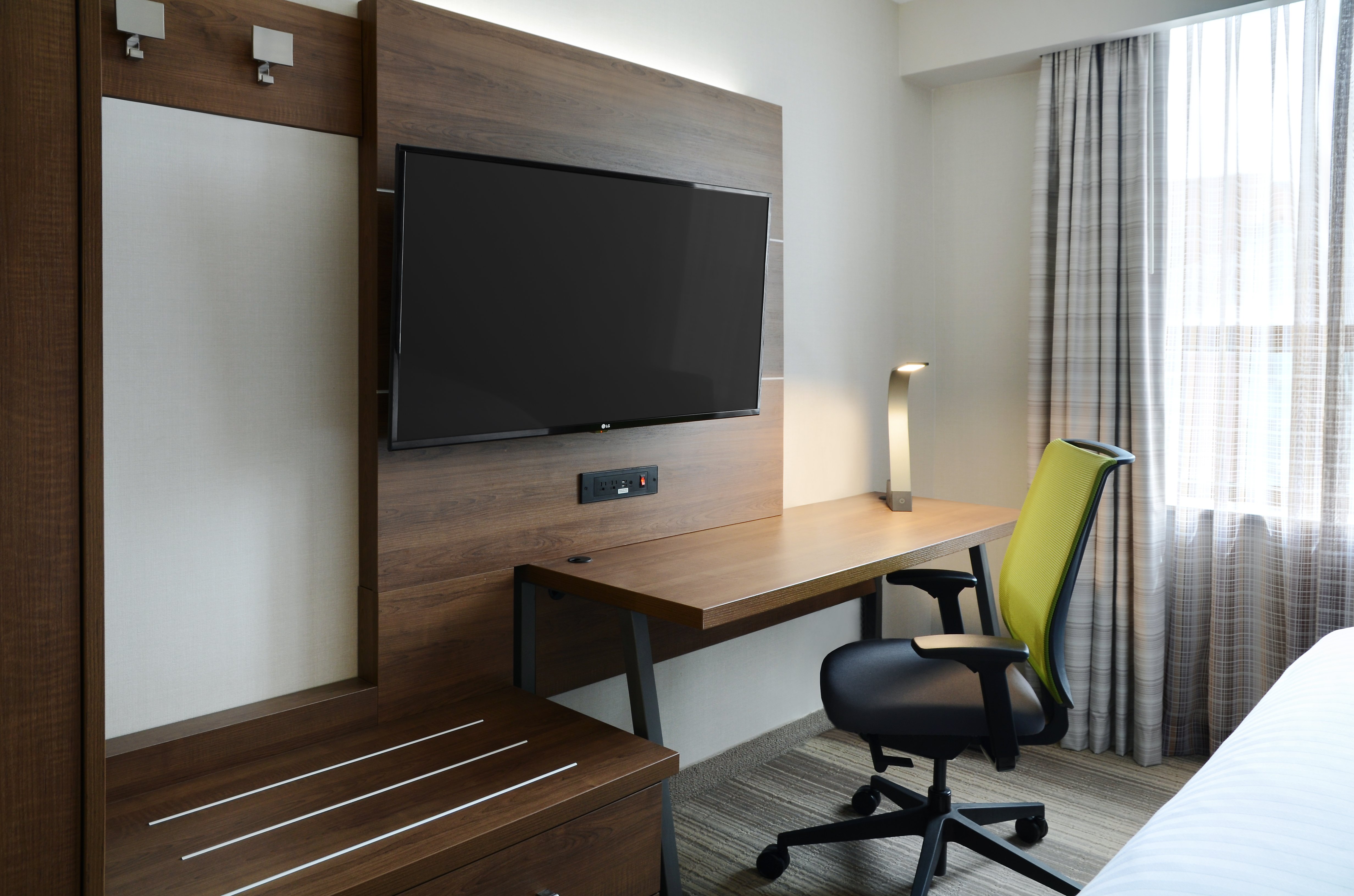 Holiday Inn Express Toronto Downtown 61/76