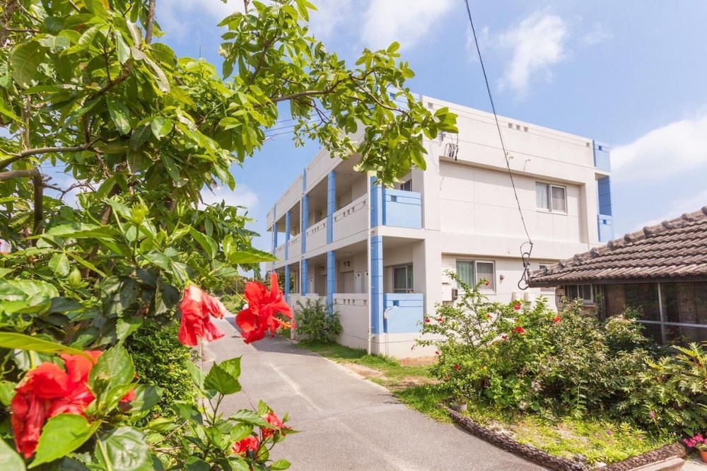 Condominium Uminchu No Yado 2/17